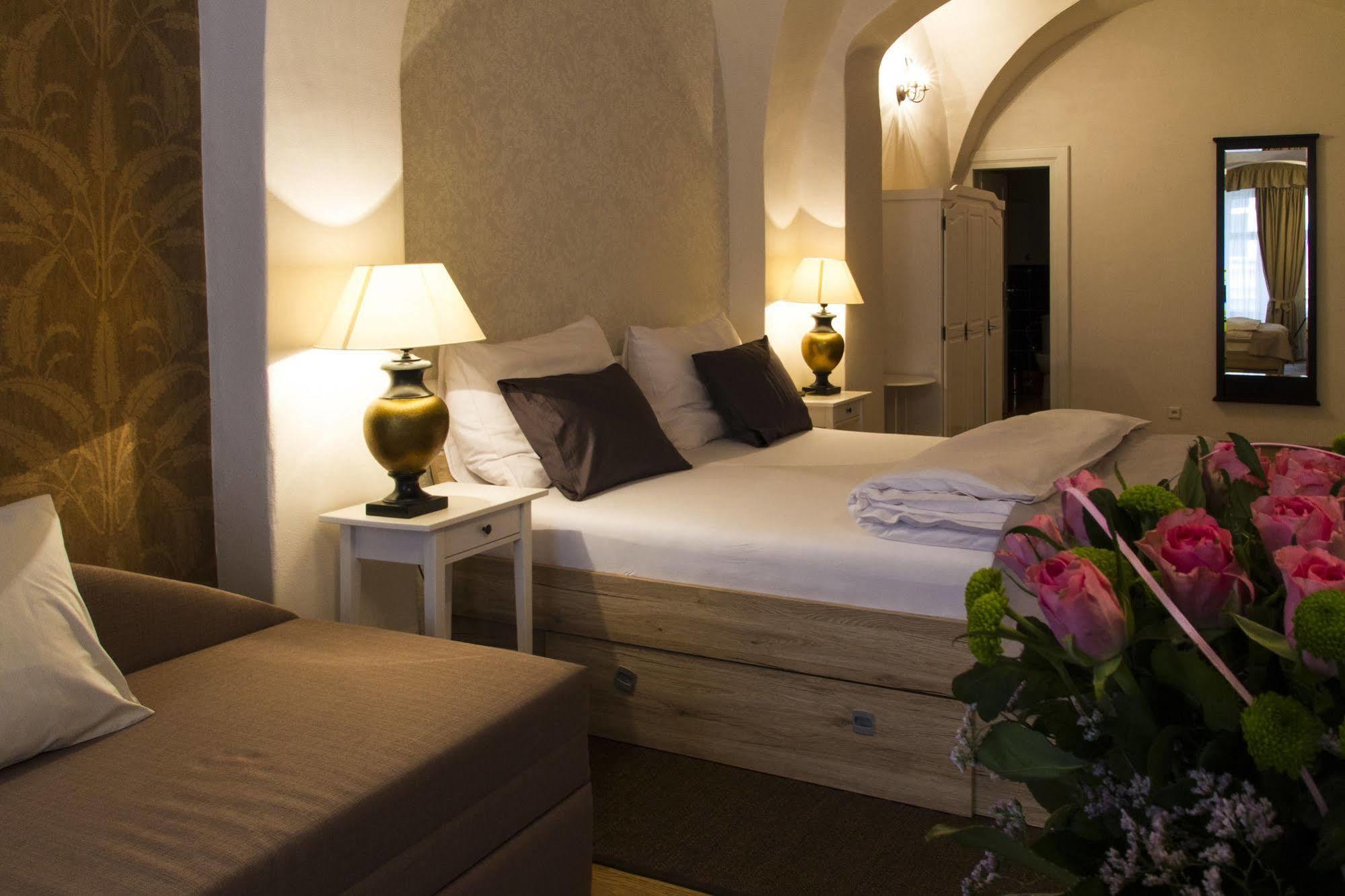 Hotel U Suteru Praha Eksteriør bilde