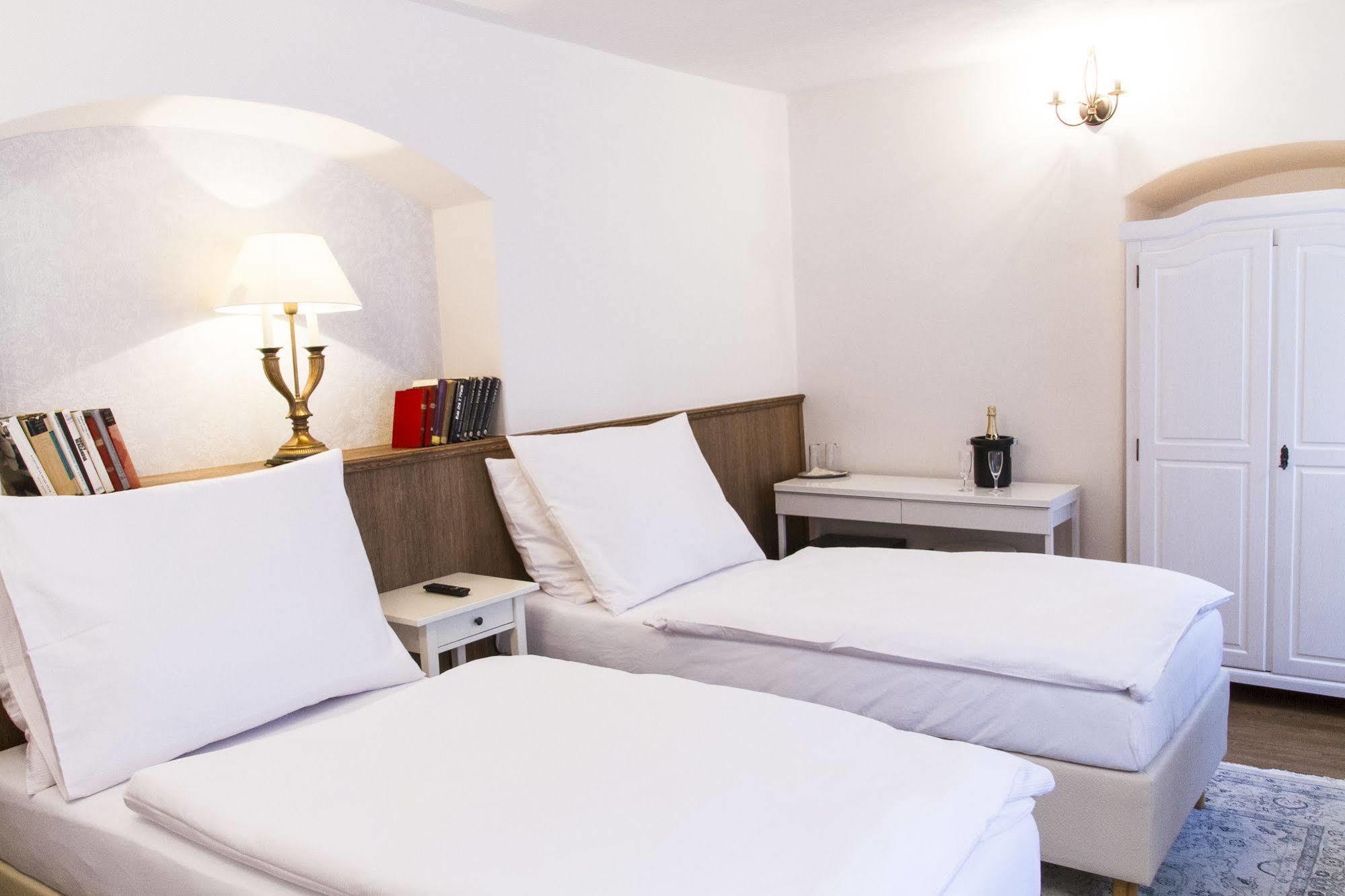 Hotel U Suteru Praha Eksteriør bilde