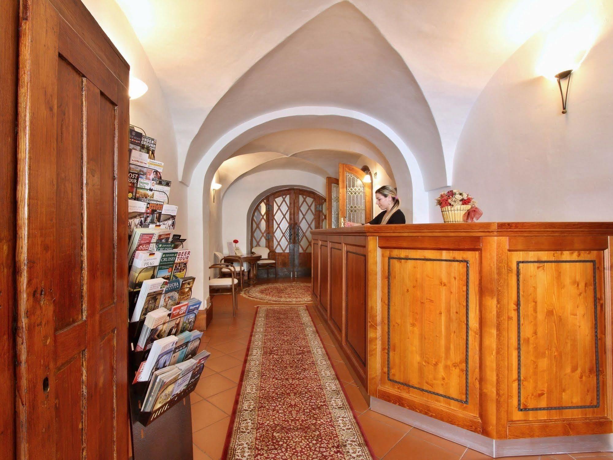 Hotel U Suteru Praha Eksteriør bilde
