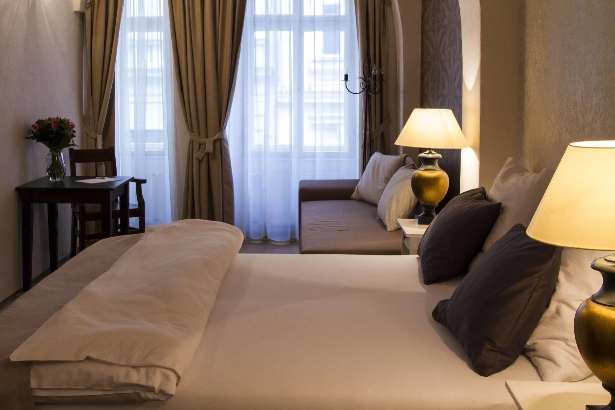 Hotel U Suteru Praha Eksteriør bilde